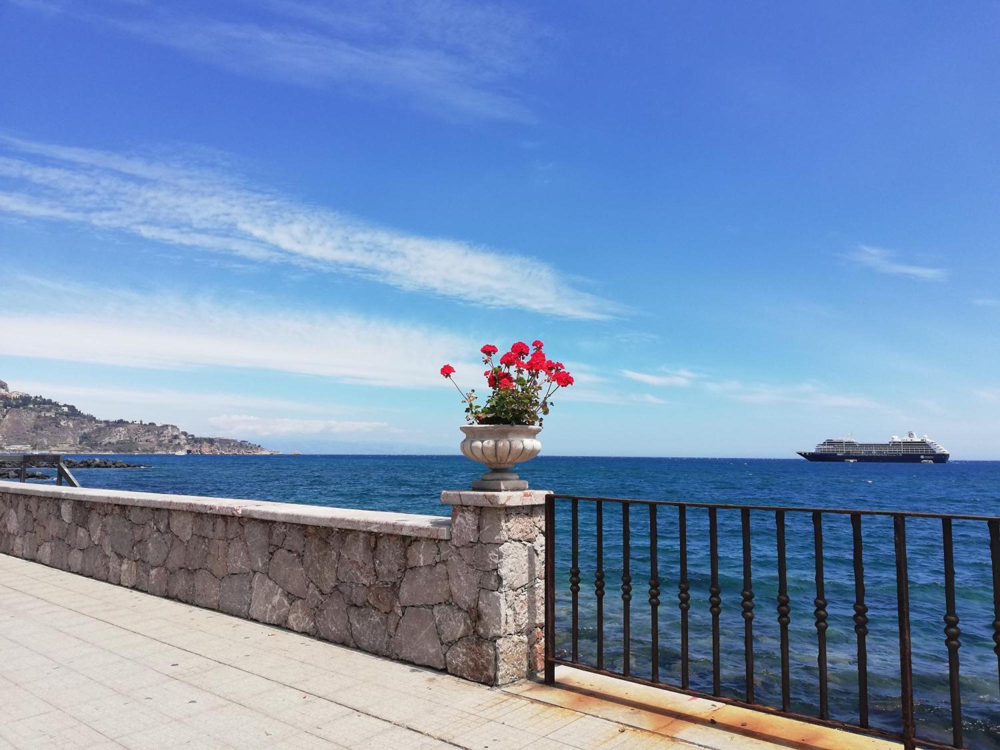 La Maison Doree Giardini Naxos Δωμάτιο φωτογραφία